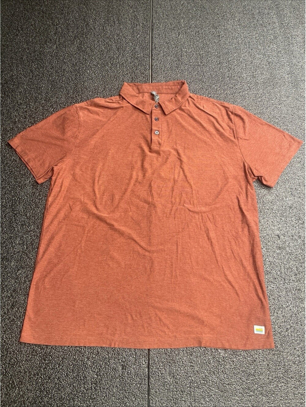 Vuori Strato Tech Polo Shirt Size XL Mens Brick Red Dreamknit  Performance